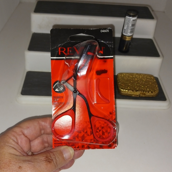 Revlon Pressed Powder Compact - Vtg., Lipstick - Sealed, Eyelash Curler - NIP - Picture 2 of 6